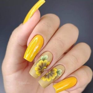 39 Trendy Sunflower Nail Designs Taking Over Social Media