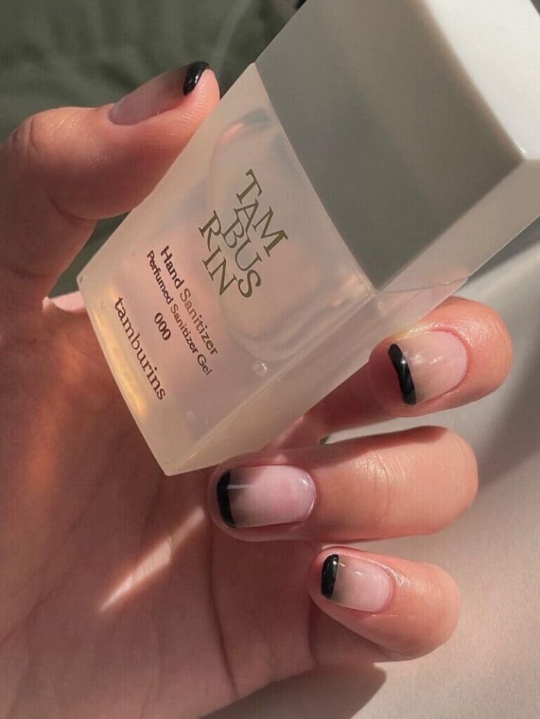 Uñas de punta francesa negras coreanas: ombre